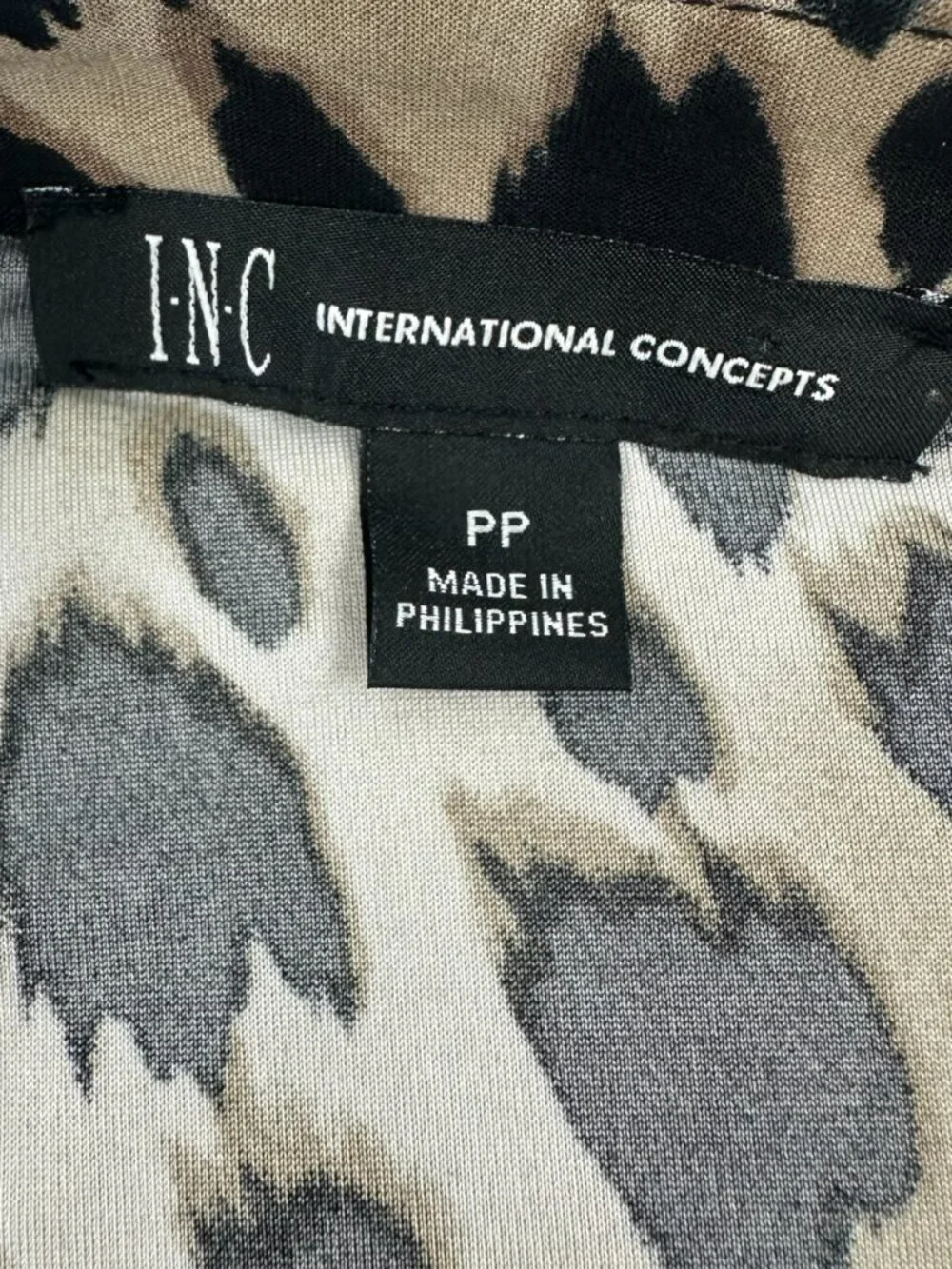 INC‎ International Concepts Leopard Print Long Sleeve